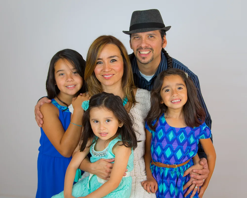 Family of five photographed by LovelaceMedia